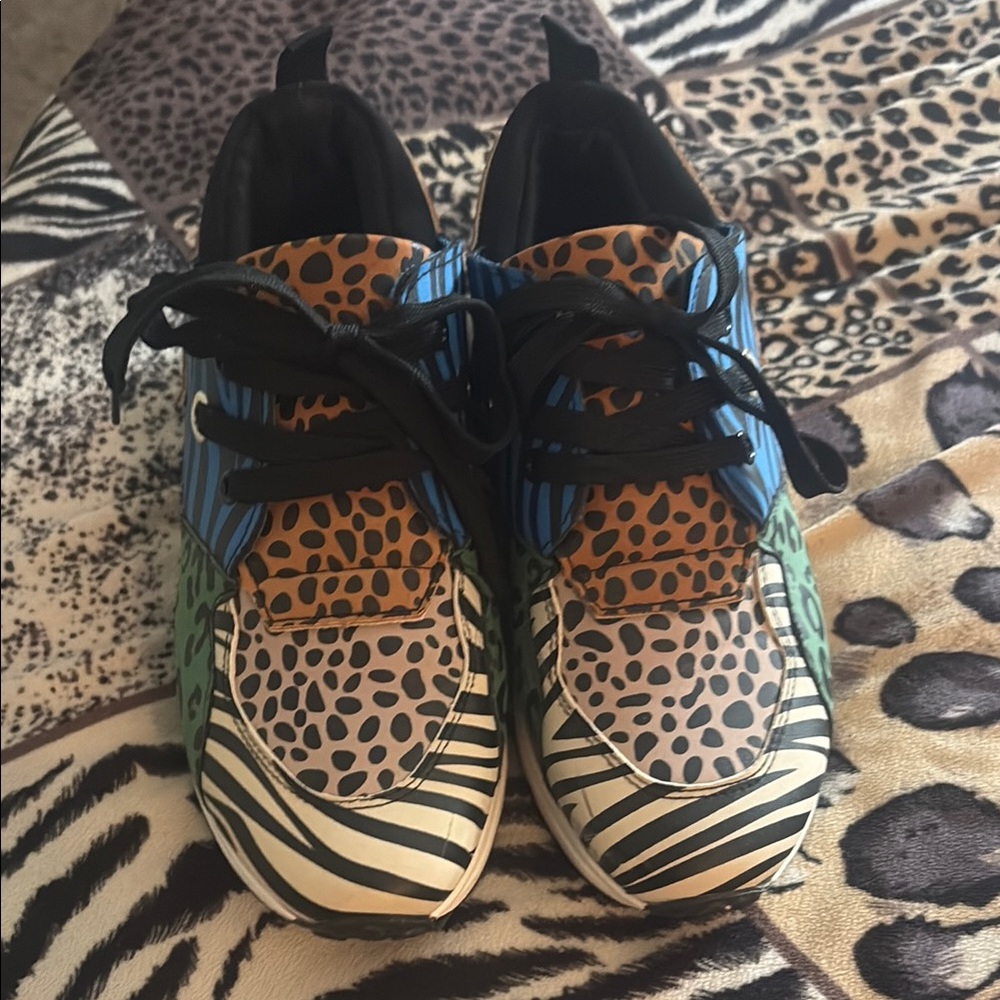 🌻🌻🌻Vibrant animal print Sneakers with Breathable Mesh and Cushioned Sole